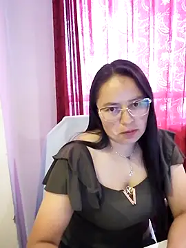 Snapshot of Daliz_Leon chatting on November 2025 09:35:02 PM Daliz Leon online show from November 2025 09:35:02 PM