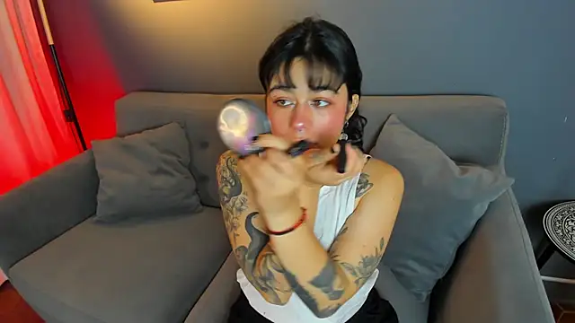 flower smith  online show from December 2025 11:38:02 AM