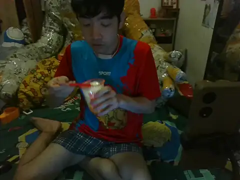 Snapshot of moaman190 chatting on October 2025 03:31:02 PM moaman190 online show from October 2025 03:31:02 PM