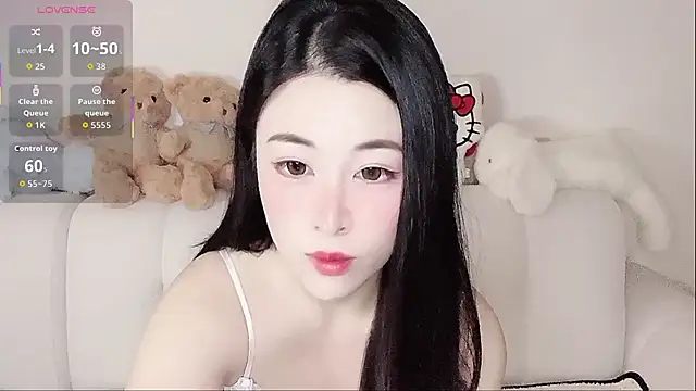 Snapshot of LuLu-Moon chatting on November 2025 08:08:01 PM LuLu-Moon online show from November 2025 08:08:01 PM