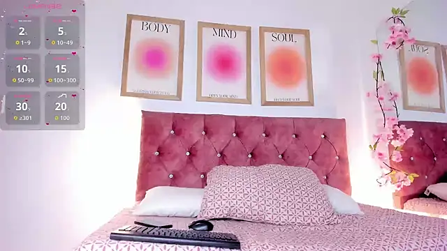 GabiHills online show from December 2025 07:19:02 PM