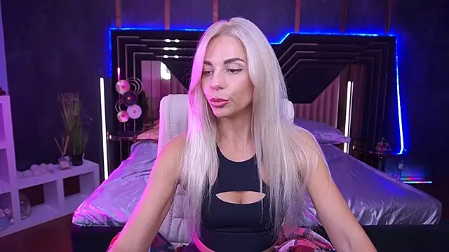 BellaRayyy online show from October 2025 01:03:02 AM