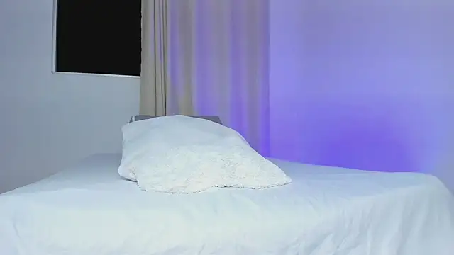 Selenafox 0 online show from September 2025 01:38:01 AM