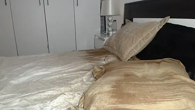 Snapshot of petite_danielle chatting on November 2025 08:55:01 PM petite danielle online show from November 2025 08:55:01 PM