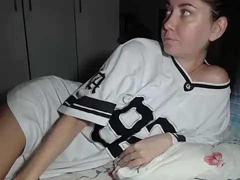 Snapshot of petite_danielle chatting on December 2025 12:27:01 AM petite danielle online show from December 2025 12:27:01 AM