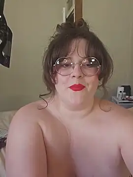 Snapshot of BBWLiLoo chatting on April 2026 11:53:01 AM BBWLiLoo online show from April 2026 11:53:01 AM