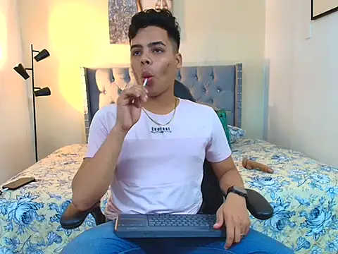 Snapshot of stewart_mateo_ chatting on September 2025 02:44:02 AM stewart mateo  online show from September 2025 02:44:02 AM