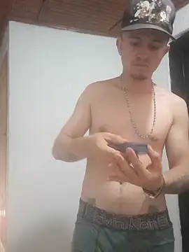 Snapshot of Loquendo2201 chatting on September 2025 10:21:02 PM Loquendo2201 online show from September 2025 10:21:02 PM