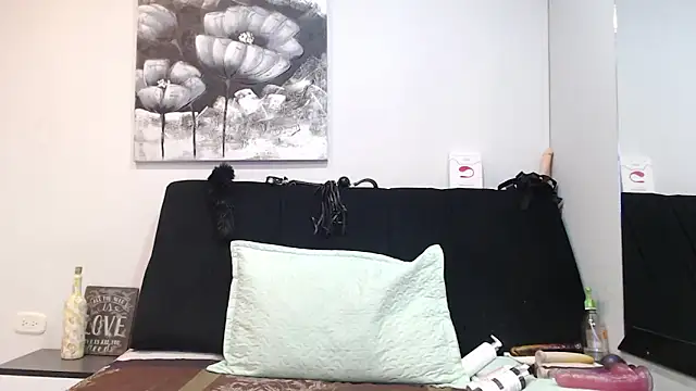 DonnaJoness online show from November 2025 08:54:01 PM