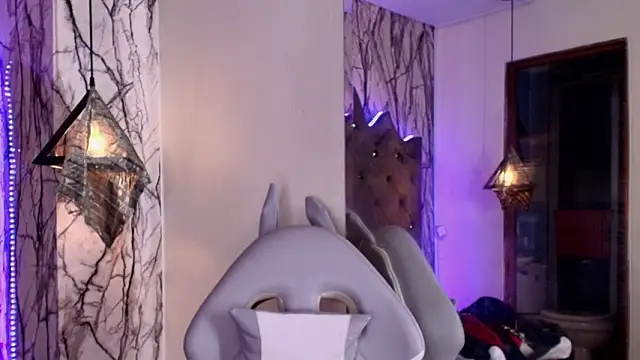 Zami Escobar of online show from March 2026 04:13:01 PM