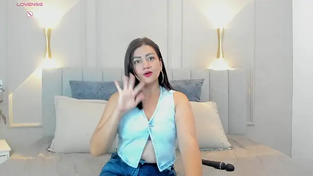 victoria bourne online show from November 2025 07:30:01 PM