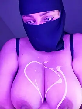 Snapshot of lilyan12 chatting on January 2026 05:27:02 PM lilyan12 online show from January 2026 05:27:02 PM