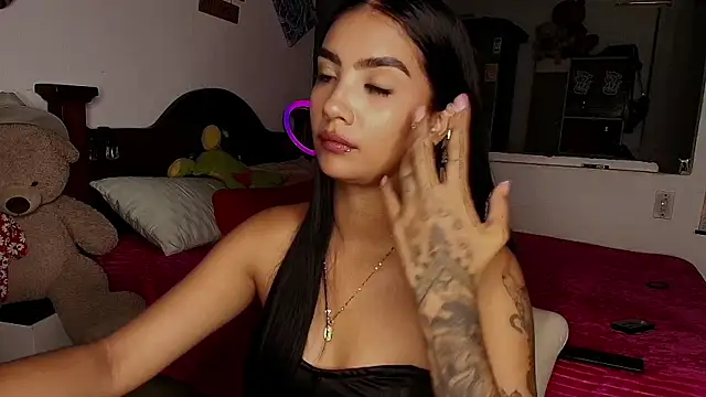 mia yireth online show from September 2025 12:32:02 AM