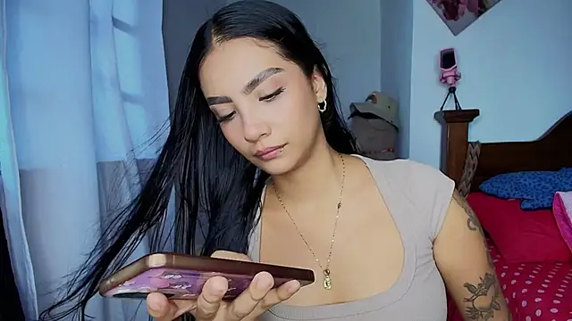 mia yireth online show from October 2025 05:14:02 PM