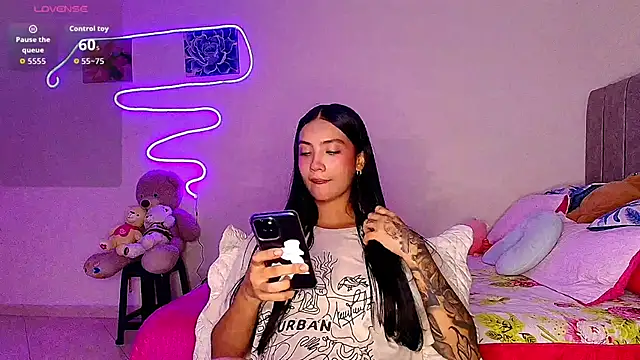 mia yireth online show from April 2026 02:26:02 AM