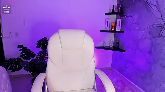 Lilokat  online show from November 2025 03:38:02 AM