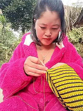 maycuc123 online show from December 2025 01:55:02 AM