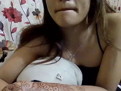 Amira90 online show from October 2025 07:43:01 PM