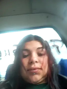 snow belle online show from December 2025 06:02:01 PM