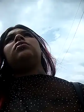 snow belle online show from December 2025 07:01:02 PM