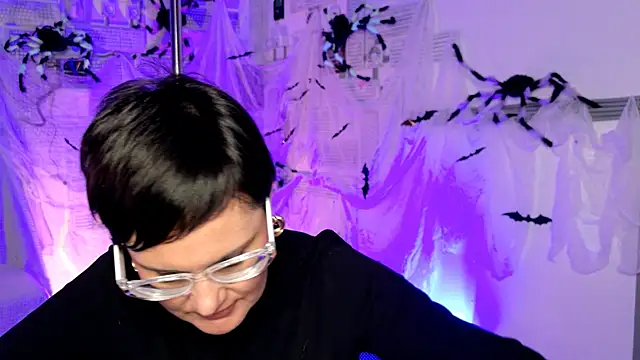 LauraDavidsons online show from October 2025 04:19:01 PM