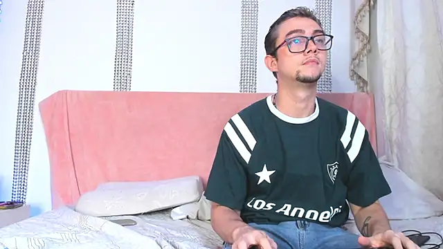 VeronicaSaenzx online show from March 2026 10:37:02 PM