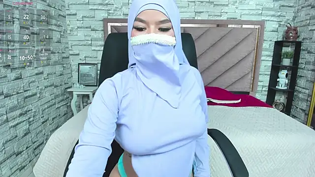 Amal Bakir online show from November 2025 12:43:01 AM