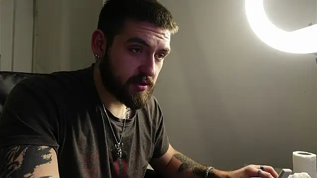 Snapshot of Mike_Platano chatting on November 2025 07:58:01 PM Mike Platano online show from November 2025 07:58:01 PM