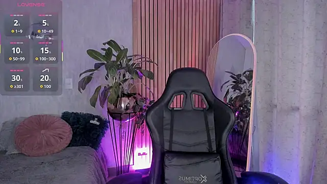 emma       online show from November 2025 08:30:01 PM