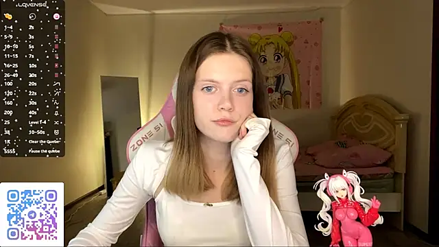 VibeQueenLucy online show from October 2025 03:31:02 PM