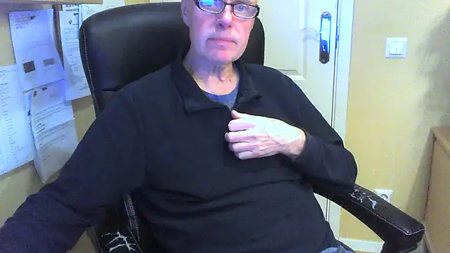 Snapshot of Klipparn chatting on January 2026 05:51:02 PM Klipparn online show from January 2026 05:51:02 PM