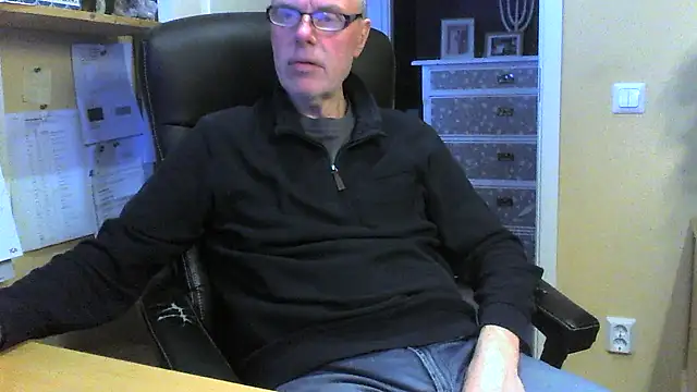 Snapshot of Klipparn chatting on February 2026 03:00:02 PM Klipparn online show from February 2026 03:00:02 PM