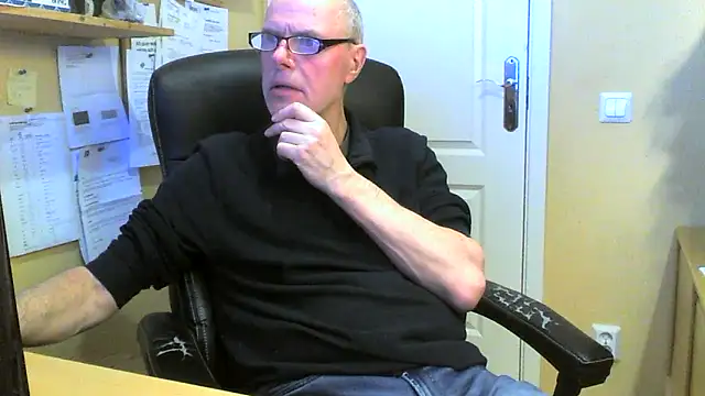 Snapshot of Klipparn chatting on February 2026 02:33:01 PM Klipparn online show from February 2026 02:33:01 PM