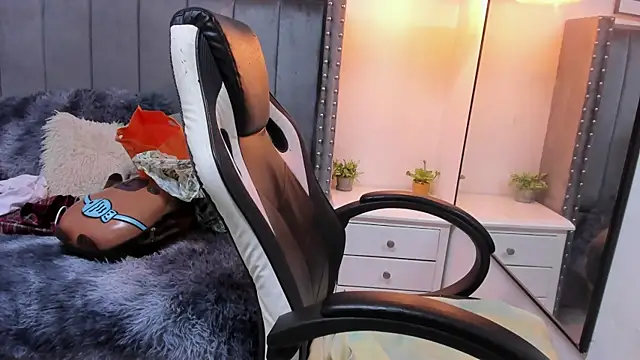 Miyu Komori online show from April 2026 08:01:02 PM