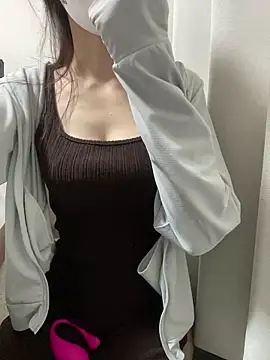 Snapshot of yayoi_jp chatting on November 2025 12:49:02 PM yayoi jp online show from November 2025 12:49:02 PM