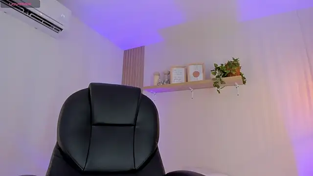 Cristalfoxy  online show from January 2026 07:27:02 PM