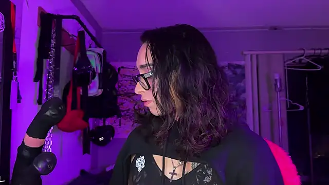 xoFrankie online show from November 2025 03:18:02 AM