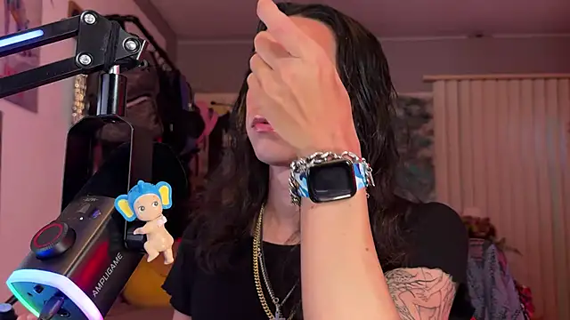 Snapshot of xoFrankie chatting on June 2026 02:54:02 AM xoFrankie online show from June 2026 02:54:02 AM