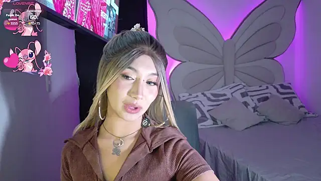 Snapshot of Ella_rr chatting on July 2026 05:51:01 AM Ella rr online show from July 2026 05:51:01 AM