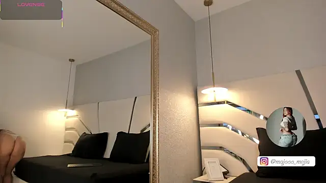 Snapshot of Julieth_Rojas chatting on September 2025 03:55:02 AM Julieth Rojas online show from September 2025 03:55:02 AM