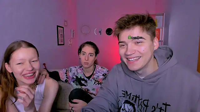 khloebeauty online show from November 2025 08:27:02 PM