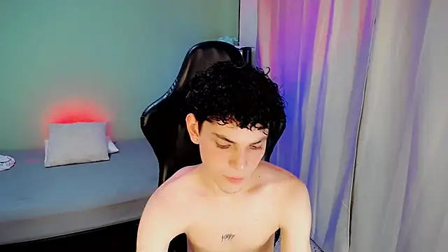 dilan hott  online show from September 2025 08:32:01 PM