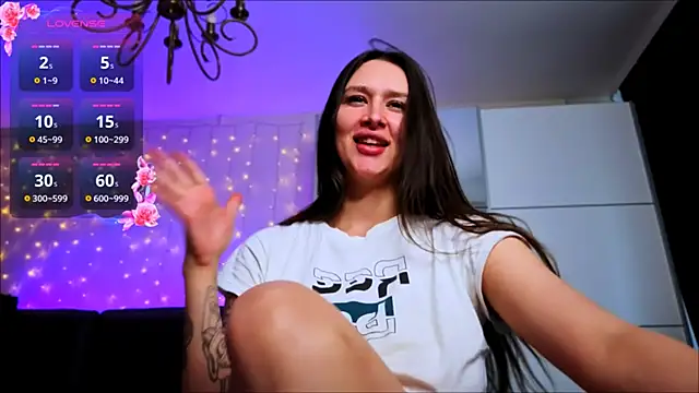 Veronica Larsson online show from April 2026 10:57:01 AM