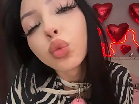 Snapshot of Lina_Thornton_ chatting on July 2026 04:27:02 PM Lina Thornton online show from July 2026 04:27:02 PM