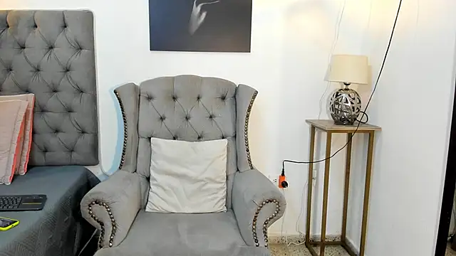 nahiroby ebony online show from September 2025 06:54:01 PM