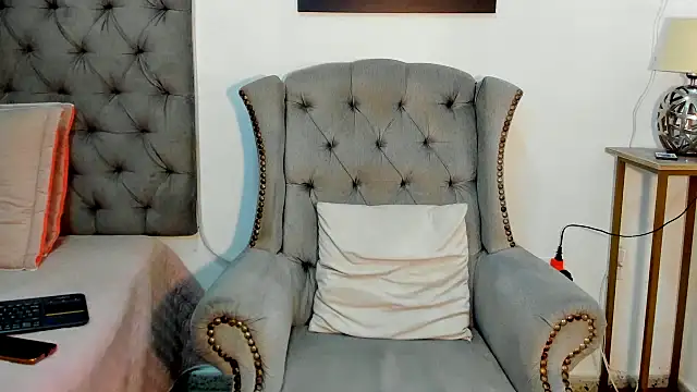 nahiroby ebony online show from October 2025 06:48:01 PM