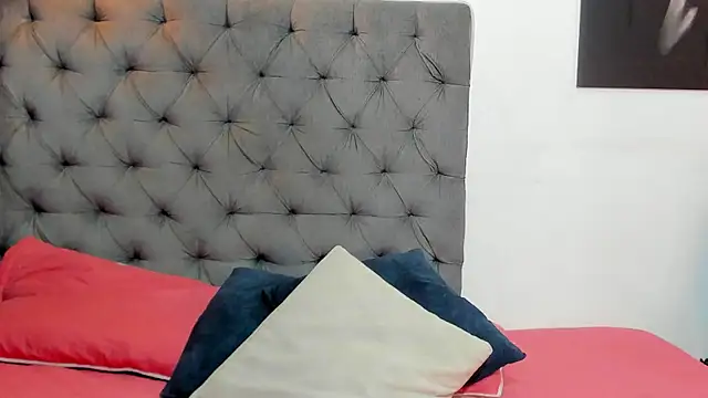 Snapshot of nahiroby_ebony chatting on April 2026 06:03:02 PM nahiroby ebony online show from April 2026 06:03:02 PM