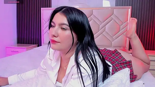 MiaaFarrel online show from September 2025 07:08:02 PM