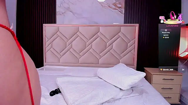 MiaaFarrel online show from October 2025 02:14:02 AM