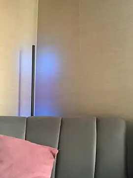 KloePink  online show from November 2025 12:48:01 PM